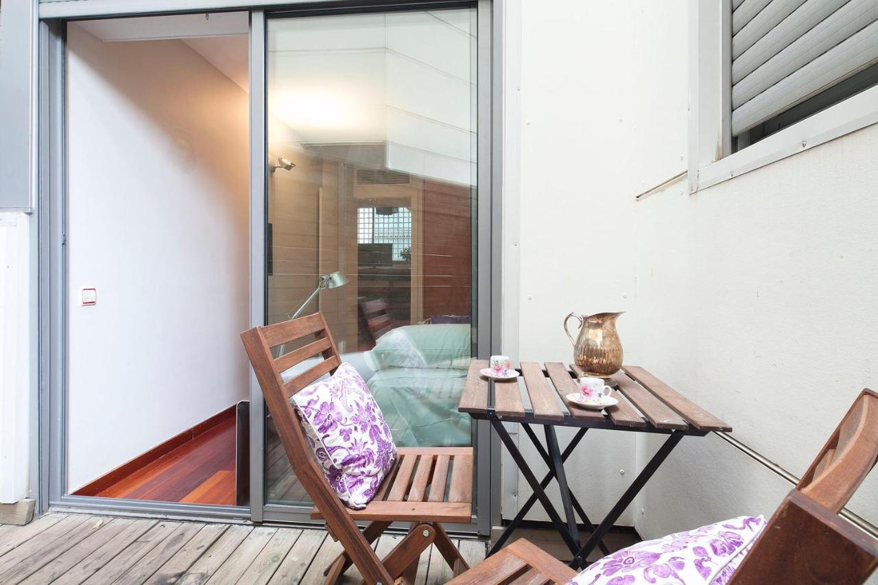 Mid-term In With Swimming Pool * Barcelona