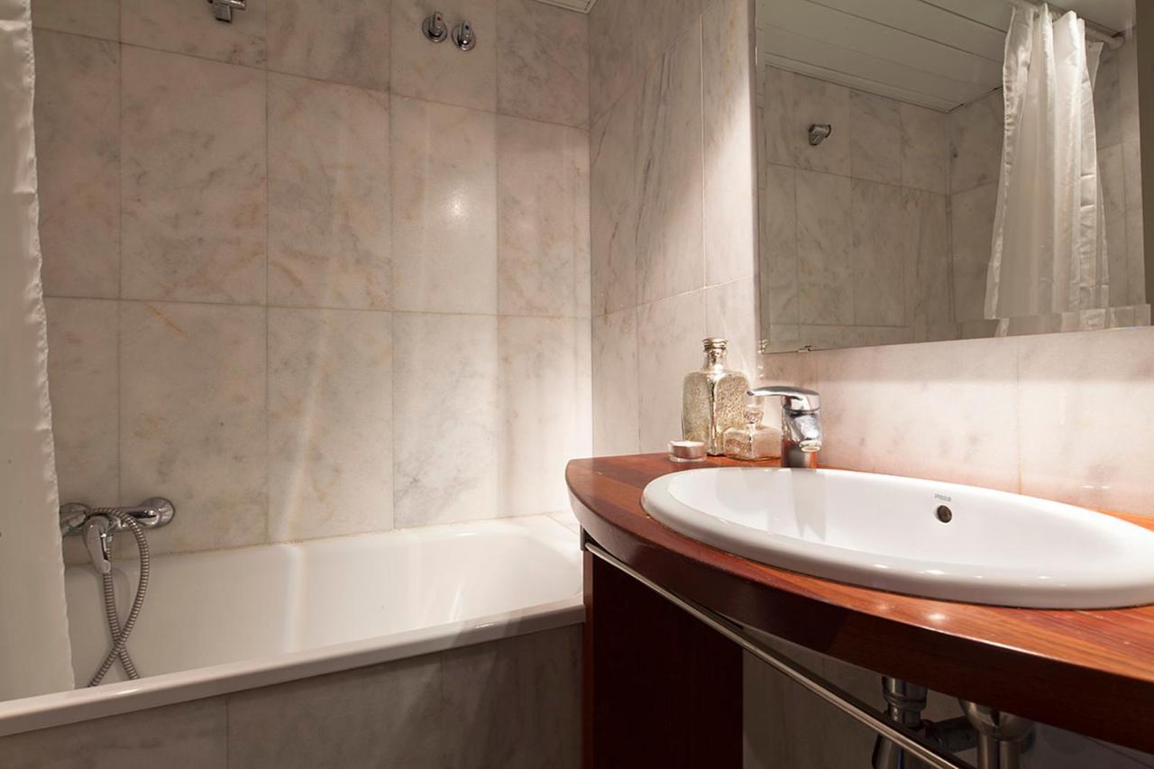 Mid-term In With Swimming Pool Apartment Barcelona